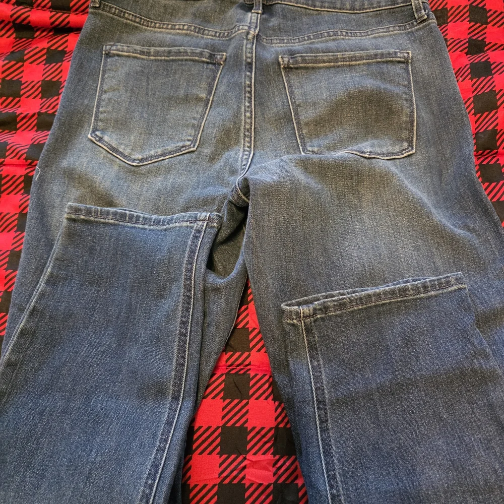Old Navy Women's Blue Jeans - Picture 6 of 7